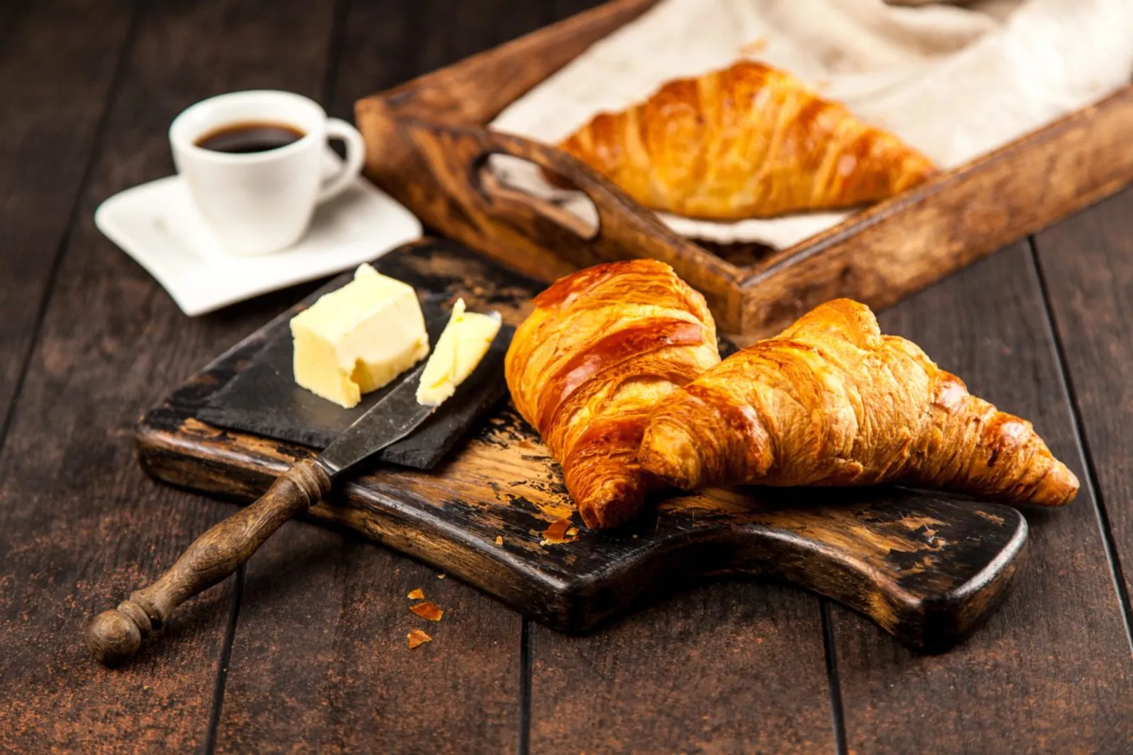 COFFEE AND CROISSANTS